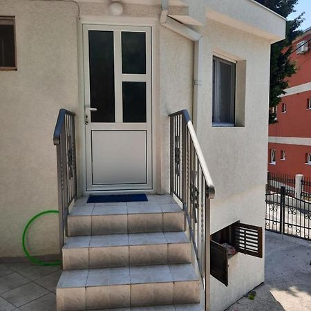 Милый Гостевой Апартамент Bar Exteriör bild